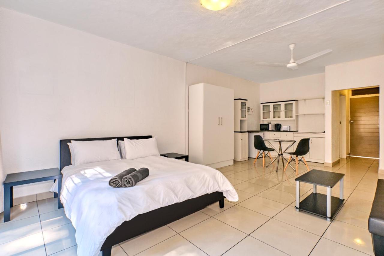Inn & Out Sandton Park Johannesburg Ngoại thất bức ảnh