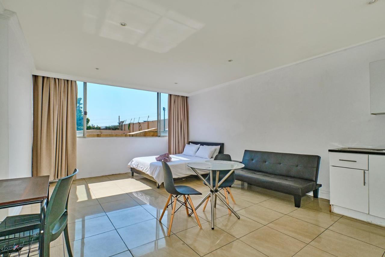 Inn & Out Sandton Park Johannesburg Ngoại thất bức ảnh