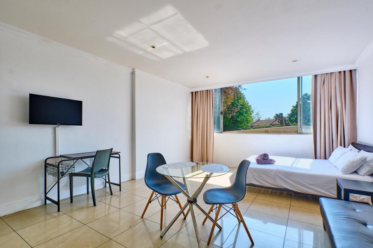Inn & Out Sandton Park Johannesburg Ngoại thất bức ảnh