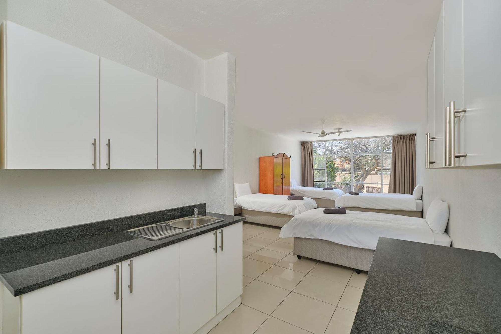 Inn & Out Sandton Park Johannesburg Ngoại thất bức ảnh